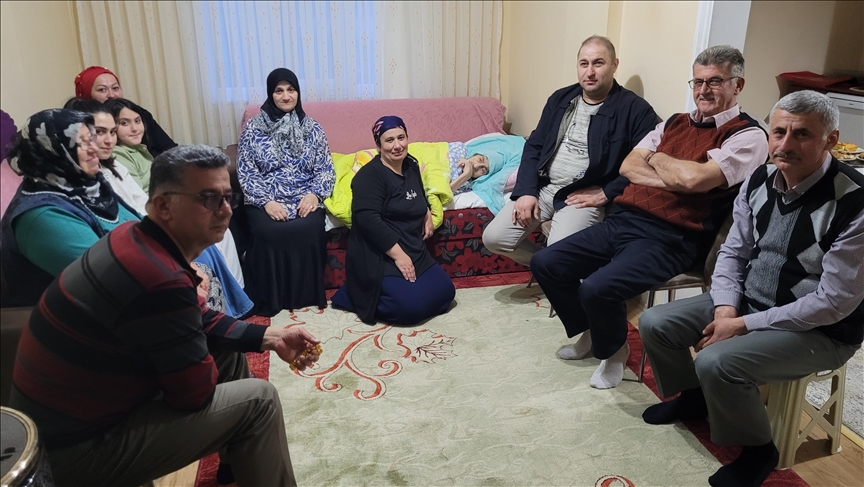 Samsun'da 97 yaşındaki Esma Şahin'e bayram ziyareti