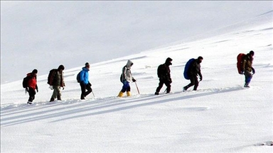 Avalanche kills 3 Dutch skiers in Austrian Alps