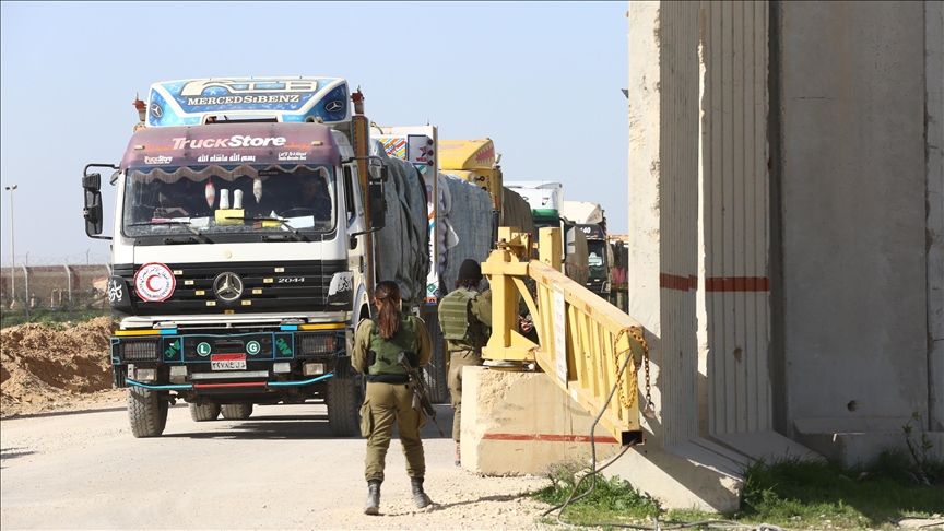 الجيش الإسرائيلي يزعم إدخال مساعدات من معبر جديد لشمال القطاع