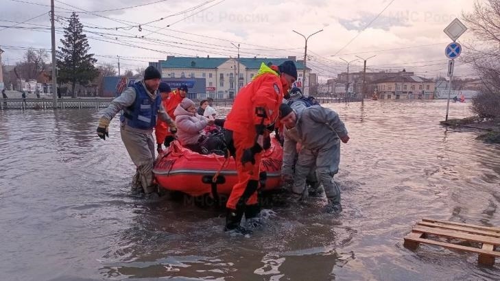 В Оренбургской области РФ из зоны подтопления эвакуировано свыше 10,7 тыс. человек