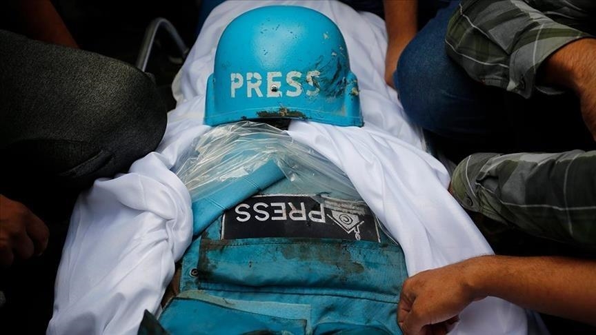الإعلامي الحكومي بغزة يعلن إصابة 3 صحفيين بقصف إسرائيلي وسط القطاع