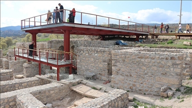 Karabük'teki antik kentte yapılan cam teras Roma hamamını görünür kıldı