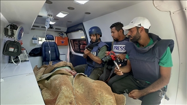 İsrail'in Gazze'ye düzenlediği saldırıda TRT Arapça ekibinin de aralarında olduğu bir grup gazeteci yaralandı