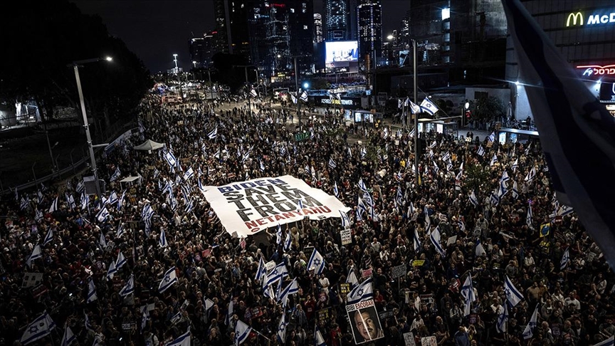 İsrail'de binlerce kişi Netanyahu'ya istifa ve esirlerin geri getirilmesi çağrılarını yineledi
