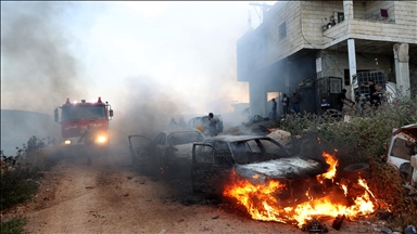 حرق 40 منزلا واستهداف مدنيين.. هجوم دام لمستوطنين على قرية بالضفة  