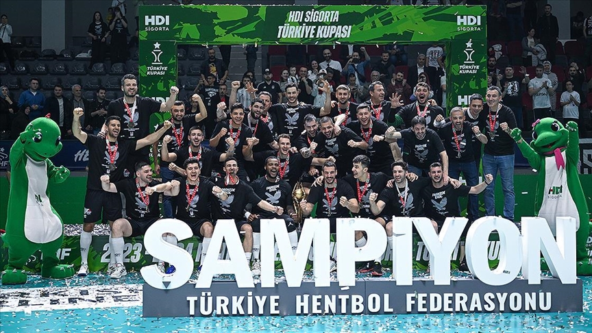 Hentbolda HDI Sigorta Erkekler Türkiye Kupası'nı Beşiktaş Safi Çimento kazandı