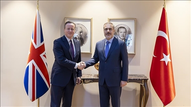 وزرای خارجه ترکیه و انگلیس درباره تحولات منطقه گفت‌وگو کردند