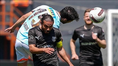 قدم.. باشاك شهير يقلب الطاولة على بنديك سبور في الدوري التركي