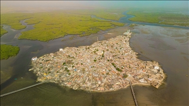 Островот на школките во Сенегал ги води посетителите на патување низ времето