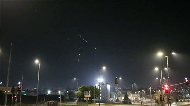 U Izraelu se čule eksplozije nakon iranskog napada dronovima i projektilima