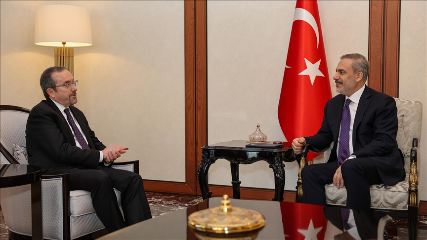 Turkish foreign minister holds talks with senior US diplomat
