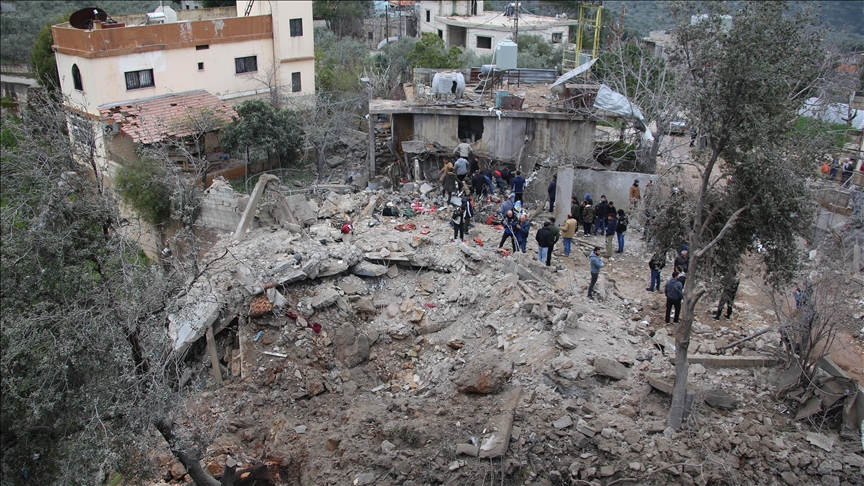 Injuries as Israeli airstrikes target house in southern Lebanon
