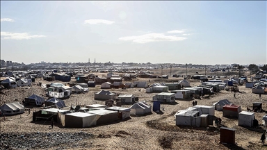 İsrail'in, kara işgali öncesi Refah yakınlarında 10 bin çadır kurmayı planladığı iddia edildi