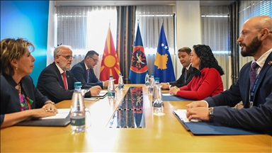 Kosovë, presidentja Osmani takon kryeministrin e Maqedonisë së Veriut, Talat Xhaferi