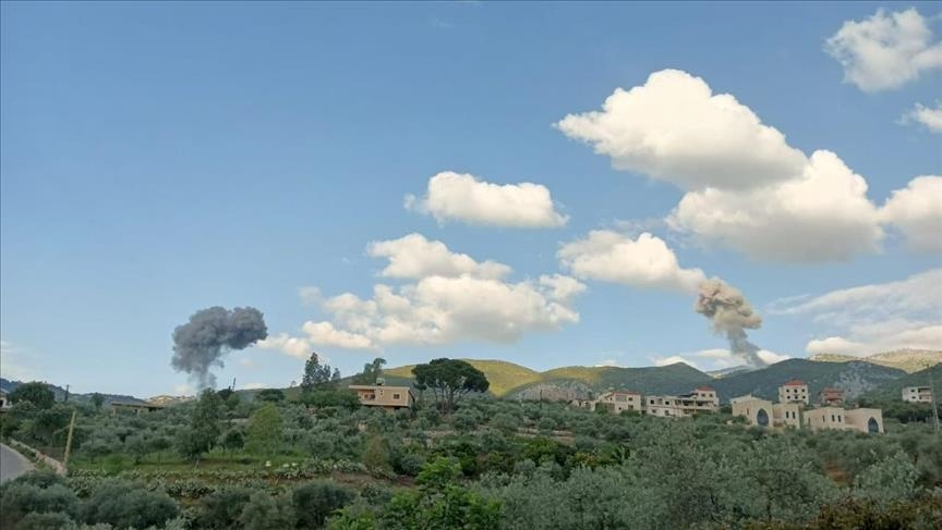 Fatalities as Israeli jets strike 2 cars in southern Lebanon