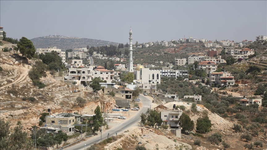 الضفة.. إسرائيل تصادر 64 دونما لإقامة مستوطنة بالخليل