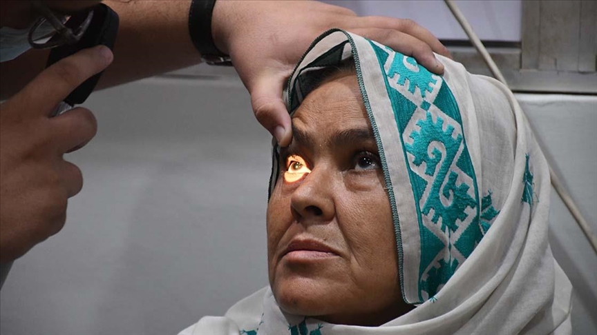 Uganda'da bulaşıcı "kırmızı göz" hastalığına yakalananların sayısı 7 bin 500'ü geçti