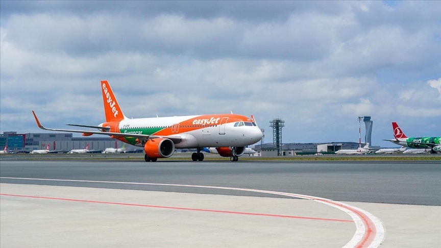 easyJet, İsrail'e uçuşlarını 27 Ekim'e kadar askıya aldı