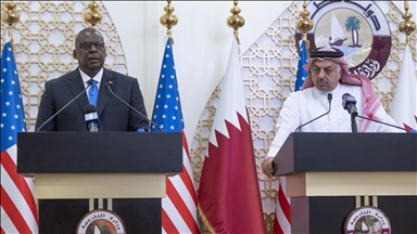 Qatari, US defense ministers discuss regional developments, urge de-escalation