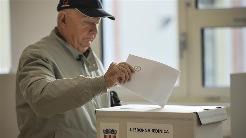 Hırvatistan'da halk genel seçim için sandık başında
