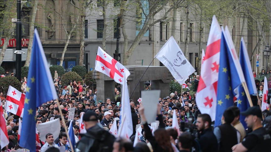 Экс-президент Грузии призвал к протестам по всей стране
