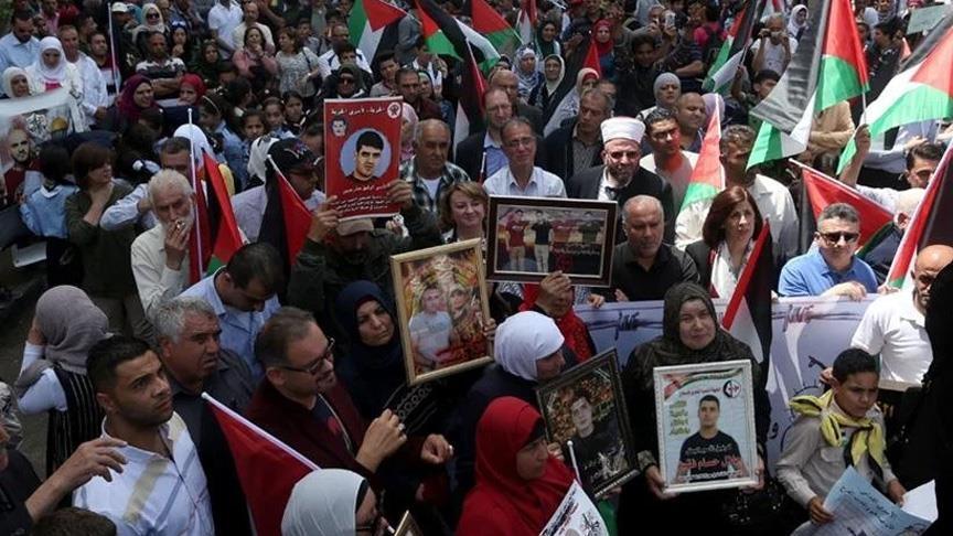 يوم الأسير.. “انتهاكات متصاعدة” للمعتقلين الفلسطينيين بسجون إسرائيل