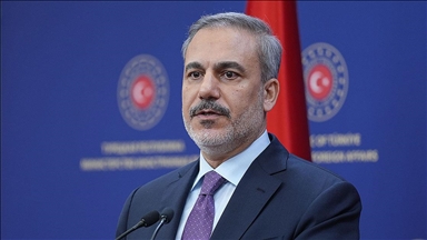 Turkish foreign minister meets Hamas chief in Qatar