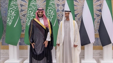 الرياض وأبوظبي تبحثان تداعيات التصعيد العسكري في المنطقة 