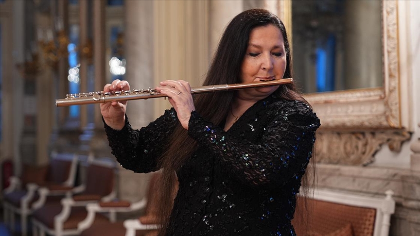 Flüt virtüözü Şefika Kutluer, Hatay'daki depremzedeler yararına konser verdi