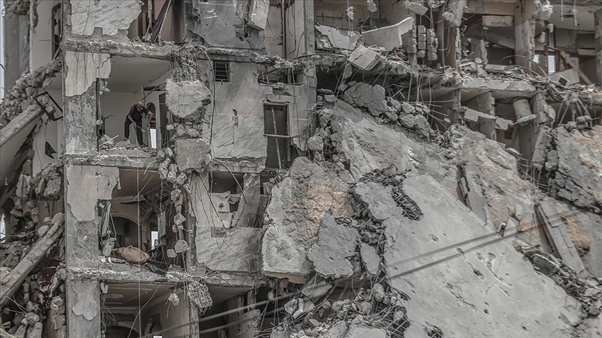 İsrail'in 195 gündür saldırılarını sürdürdüğü Gazze'de can kaybı 33 bin 970'e çıktı