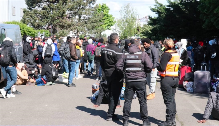 JO de Paris : 450 personnes expulsées d'un squat à Vitry-sur-Seine pour une image "clean" de la France
