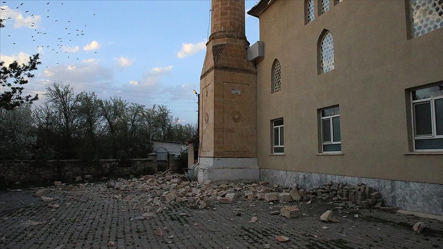Tokat'ta 5,6'lık depremin ardından iki deprem daha meydana geldi