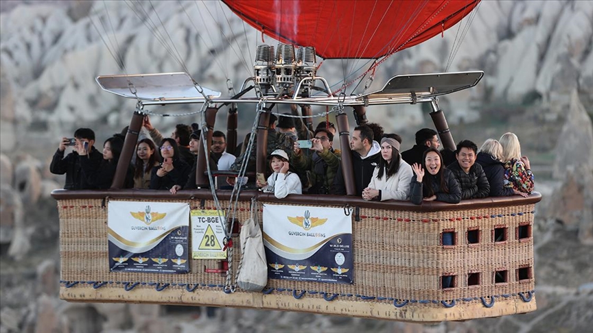 Türkiye'nin turizmde 2024 hedefi "60 milyon turist 60 milyar dolar gelir"