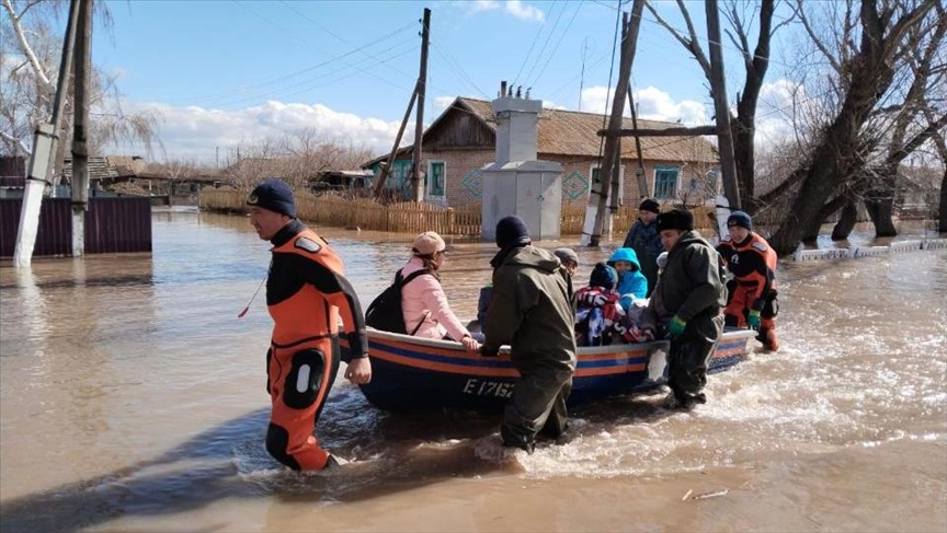 Kazakistan'daki sellerde 5 kişi hayatını kaybetti