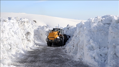 Muş'ta karla mücadele ekipleri kış boyunca kilometrelerce yolu kardan temizledi