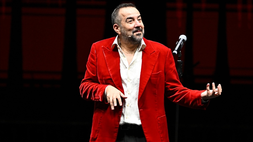Ata Demirer son gösterisiyle Volkswagen Arena'da sahne aldı