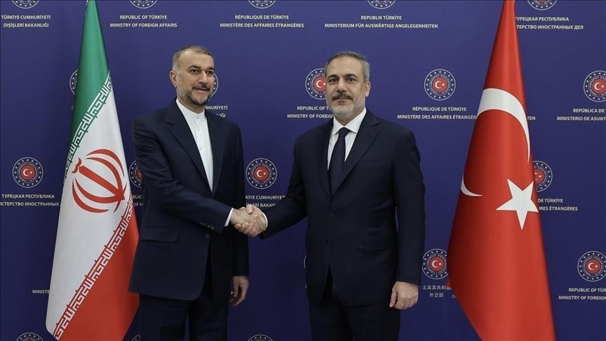 Turkish, Iranian foreign ministers discuss latest developments in region