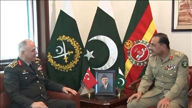 رئيس الأركان التركي يلتقي نظيره الباكستاني 