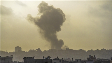 Al menos seis muertos en ataques aéreos israelíes contra campamentos de refugiados en la ciudad de Gaza