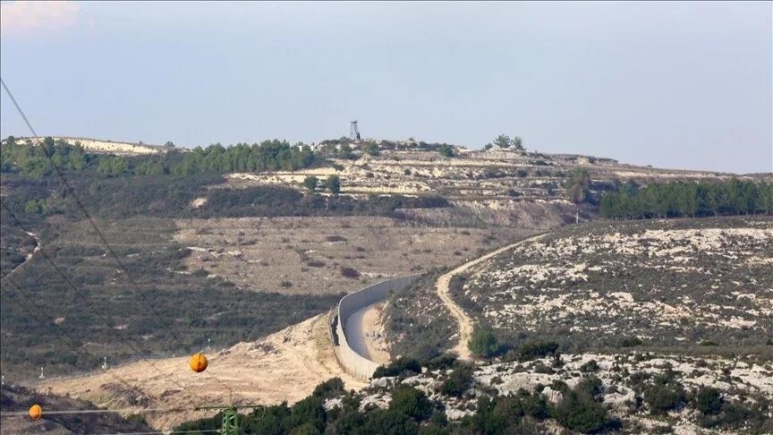 الجيش الإسرائيلي يقصف 3 مواقع لـ”حزب الله” جنوبي لبنان