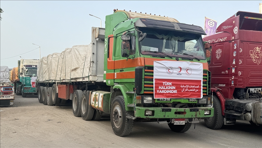 Грузовики с гумпомощью из Турции для палестинцев направились в Газу
