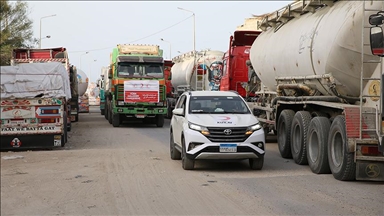 مصر.. انطلاق شاحنات المساعدات التركية من ميناء العريش إلى غزة