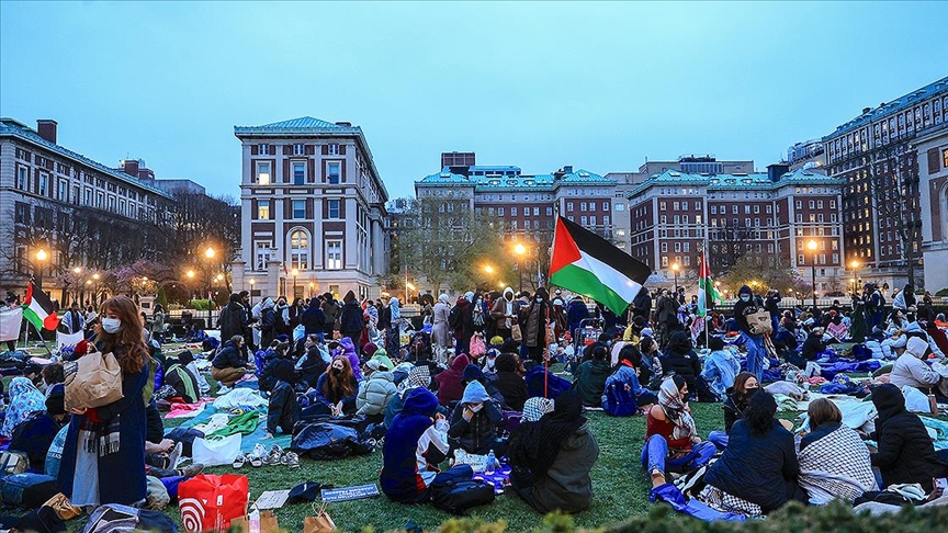 ABD'de Columbia Üniversitesinde süren Filistin'e destek gösterisinde 1 kadın gözaltına alındı