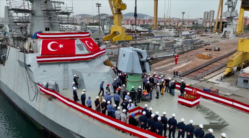 الدفاع التركية تجهّز أول مدفع بحري محلي للاختبارات