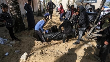 Gaza : Des dizaines de corps retrouvés dans 2 charniers à l'hôpital de Khan Younes