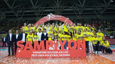 Şampiyon Fenerbahçe Opet'te yüzler gülüyor