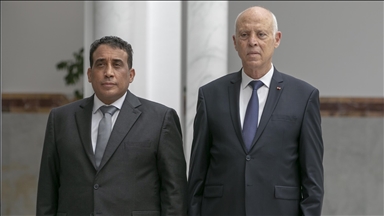 المنفي يصل تونس للمشاركة في اجتماع ثلاثي يضم الجزائر