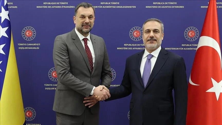 Fidan et Konakovic discutent des relations bilatérales entre la Türkiye et la Bosnie-Hérzégovine