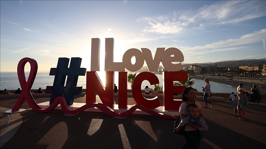 France : Couvre-feu pour les moins de 13 ans dès le 1ᵉʳ mai à Nice