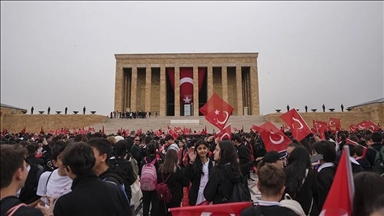 تركيا تحتفل بعيد "الطفولة والسيادة الوطنية"